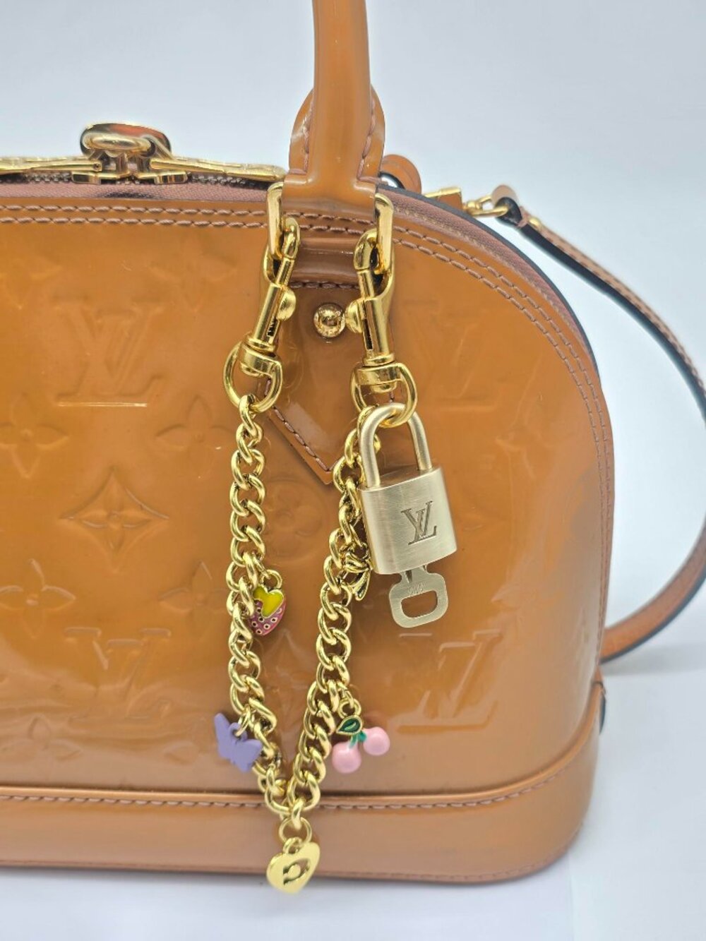Authentic Louis Vuitton Gold Padlock with Unbranded Decorative Bag Chain / Charm - Picture 5 of 14